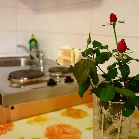 For Two Near Sea Apartment Makarska