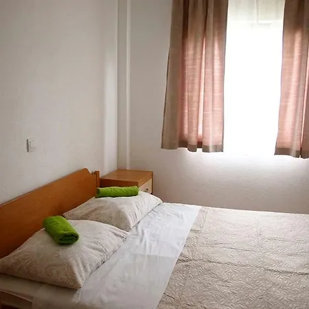 Apartment For Two Near Sea *